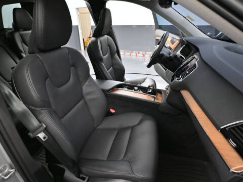 2024 Volvo XC90 B5 Plus Bright Theme