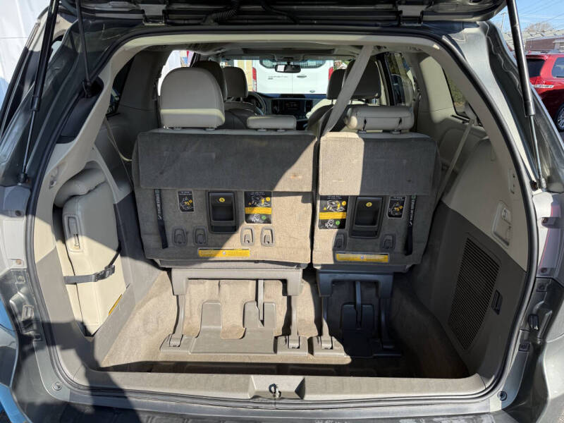2012 Toyota Sienna XLE 8-Passenger