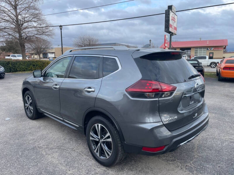 2018 Nissan Rogue SV