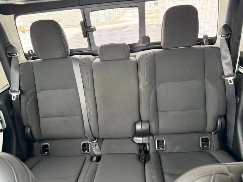 2022 Jeep Gladiator Sport