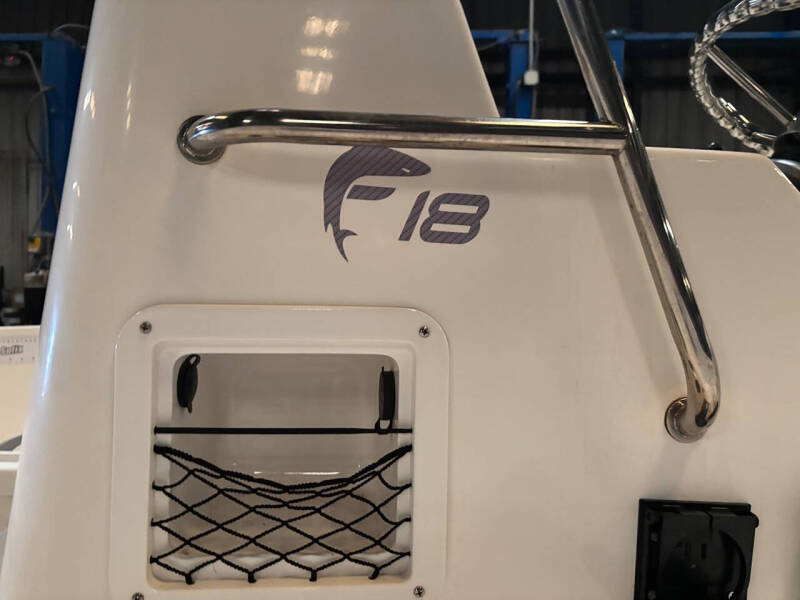 2019 Bayliner Element F18