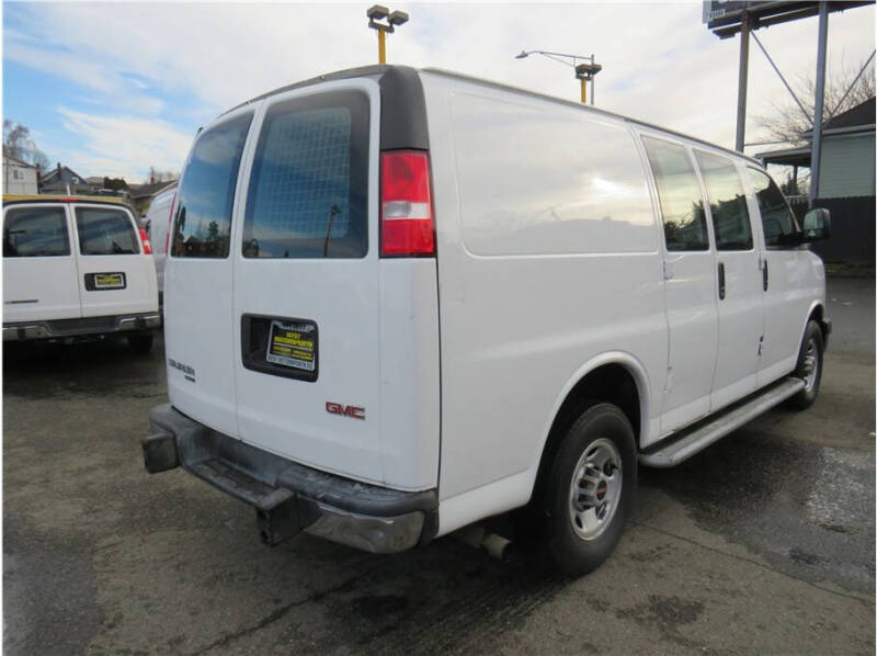 2016 GMC Savana 2500