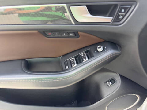 2014 Audi SQ5 3.0T quattro Premium Plus