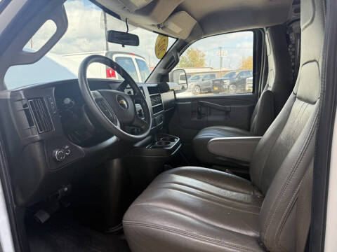 2022 Chevrolet Express 2500