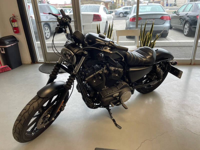 2016 Harley-Davidson XL883N