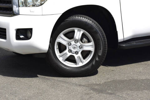 2011 Toyota Sequoia SR5