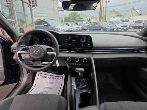 2021 Hyundai Elantra SE