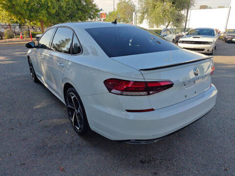 2020 Volkswagen Passat R-Line