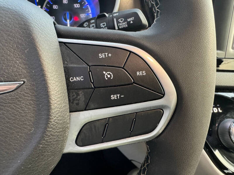 2022 Chrysler Voyager LX