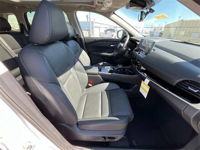 2025 Nissan Rogue SL