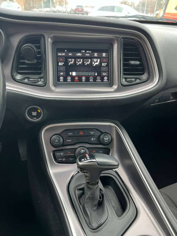 2019 Dodge Challenger SXT
