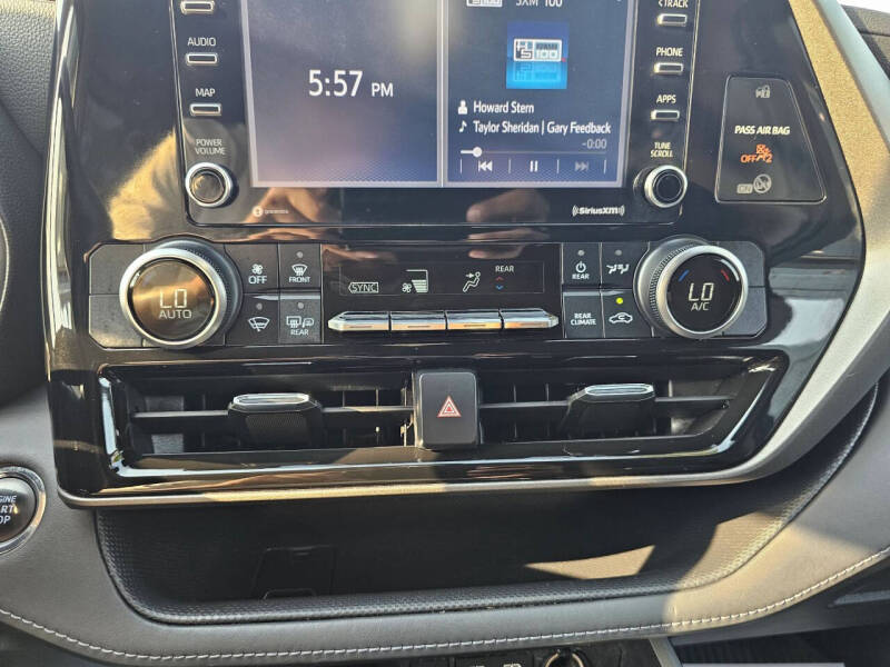 2022 Toyota Highlander L