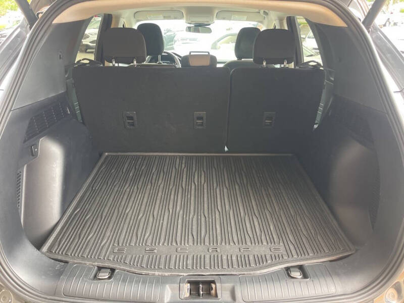 2022 Ford Escape Hybrid SE