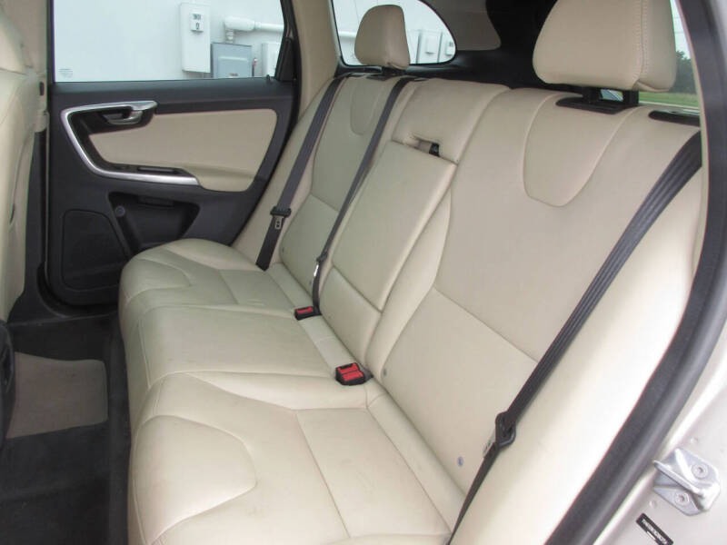 2016 Volvo XC60 T5 Premier