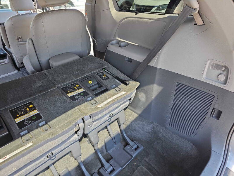2017 Toyota Sienna XLE 7-Passenger