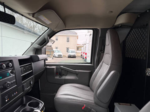 2023 Chevrolet Express 2500