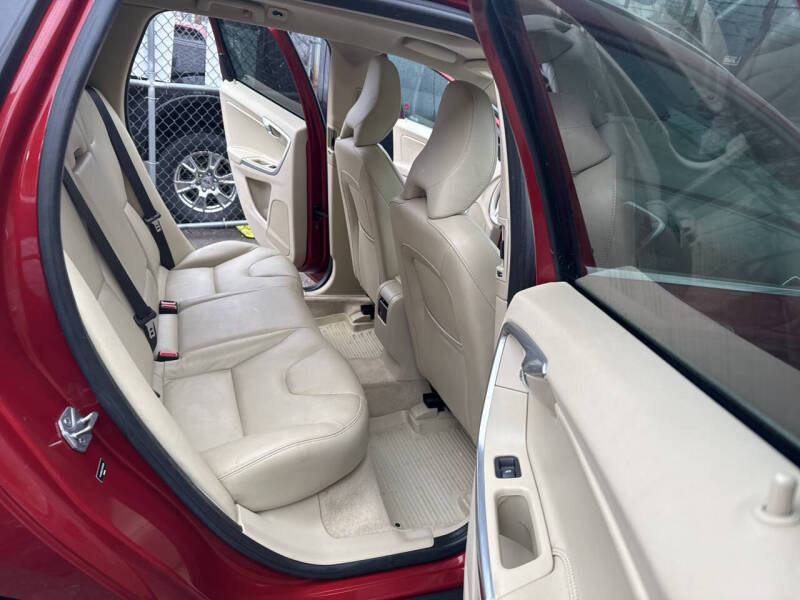 2015 Volvo XC60 T5 Drive-E Premier