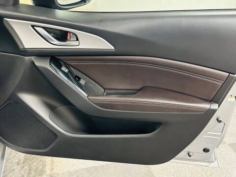 2018 Mazda MAZDA3 Touring