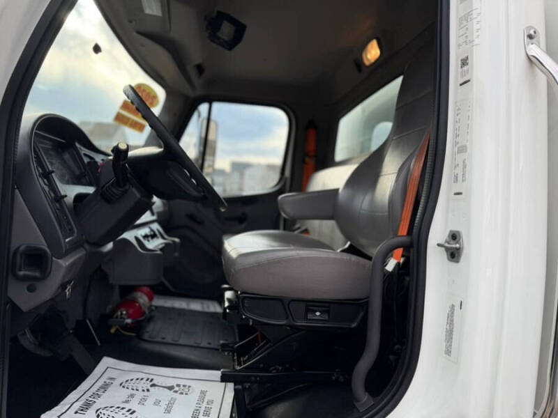 2020 Freightliner M2 106