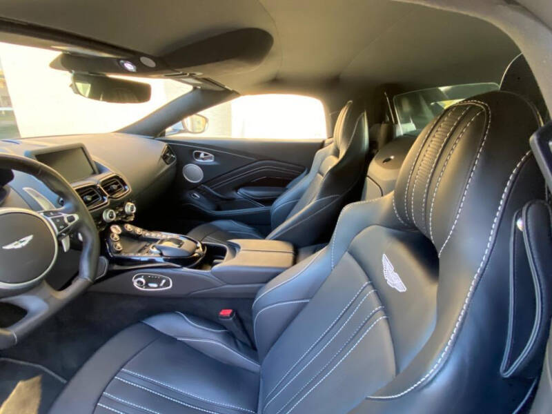 2022 Aston Martin Vantage