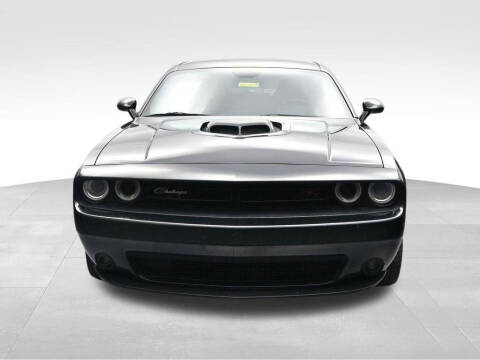 2016 Dodge Challenger R/T Shaker