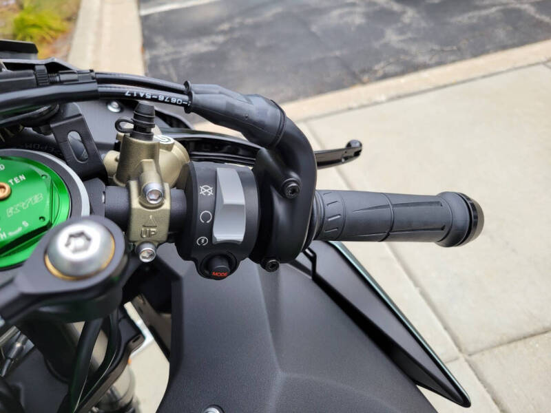 2025 Kawasaki Ninja H2 Carbon ABS