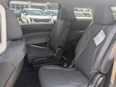 2025 Kia Carnival LX