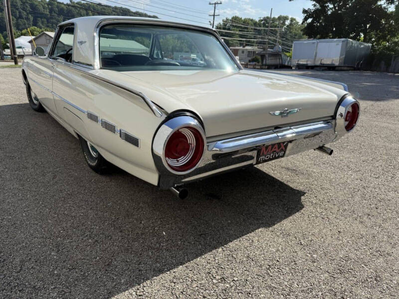 1962 Ford Thunderbird