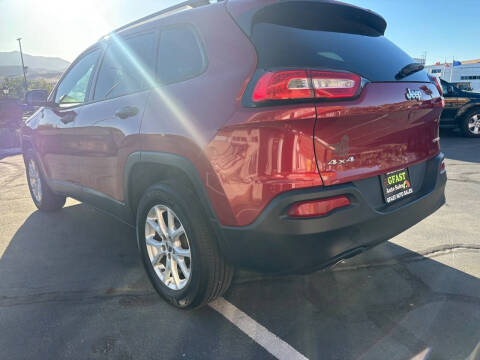 2016 Jeep Cherokee Sport