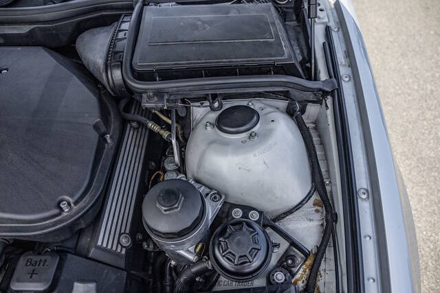 2002 BMW M5