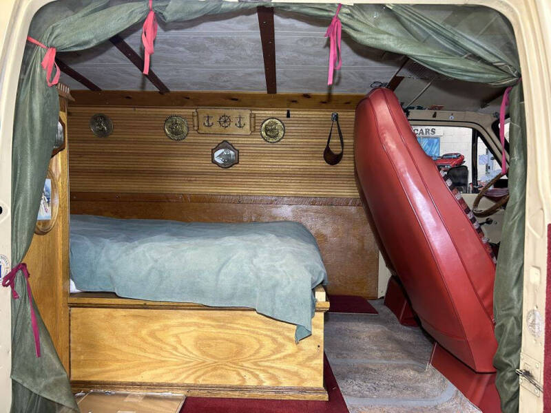 1979 Dodge Sportsman Van