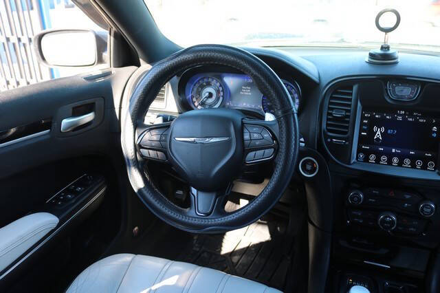 2017 Chrysler 300 S