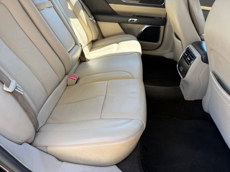 2017 Lincoln Continental Select