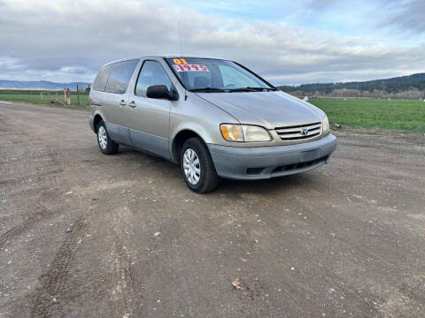 2001 Toyota Sienna CE