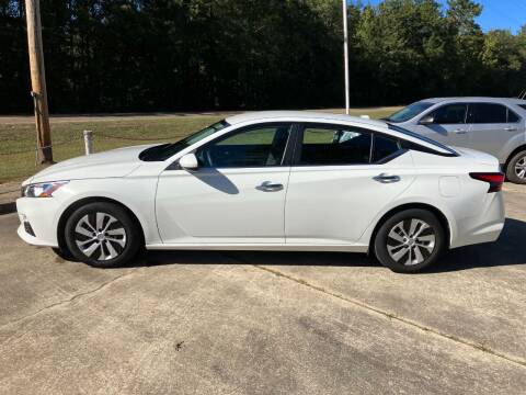 2020 Nissan Altima for sale at ALLEN JONES USED CARS INC in Steens MS