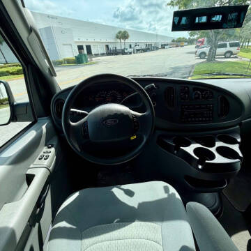 2008 Ford E-Series E-350 SD XLT