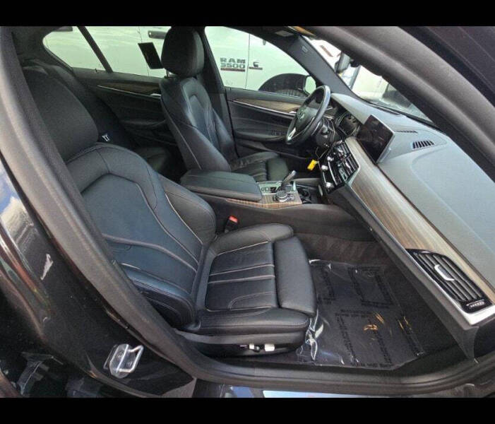 2019 BMW 5 Series 540i