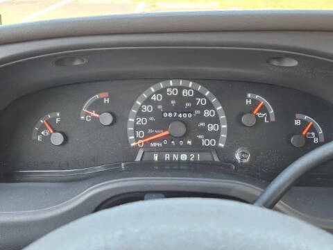 2003 Ford E-Series E-350 SD XLT