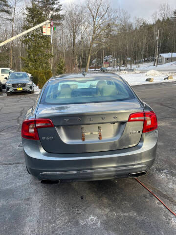 2017 Volvo S60 T5 Inscription Platinum