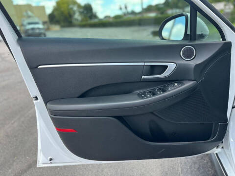 2025 Hyundai Sonata SE