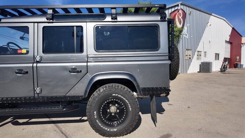 1983 Land Rover Defender