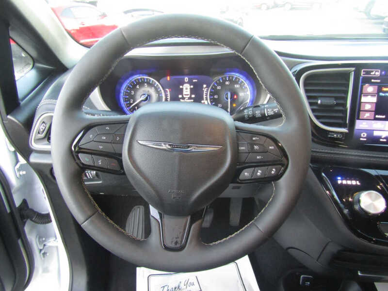 2024 Chrysler Pacifica Touring