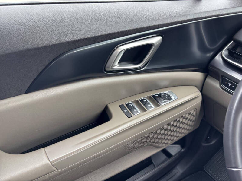 2025 Kia Carnival LXS