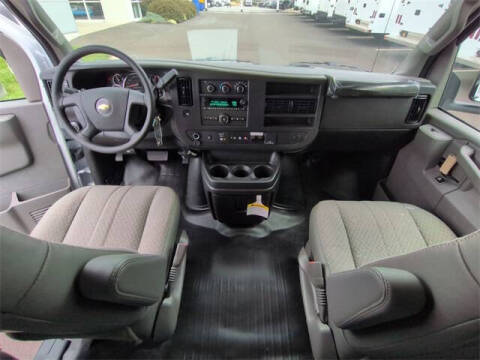 2025 Chevrolet Express 3500