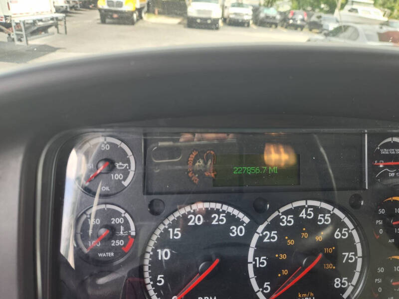 2019 Freightliner M2 106