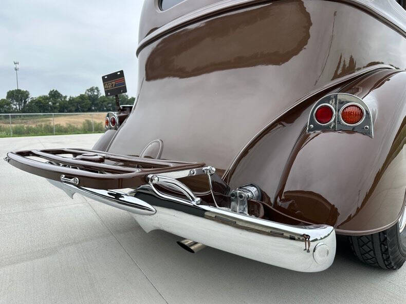 1934 Pierce-Arrow 1240A V12 Sedan