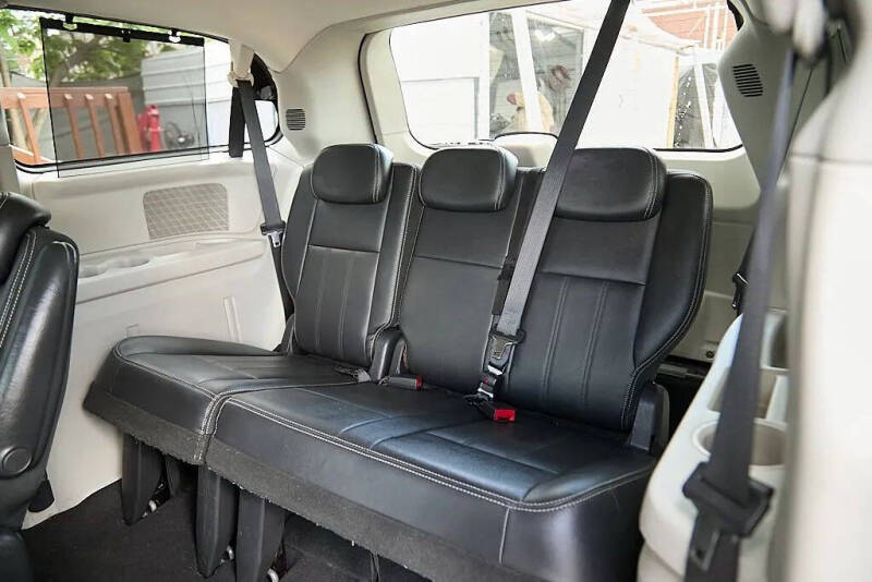 2010 Chrysler Town and Country Touring Plus