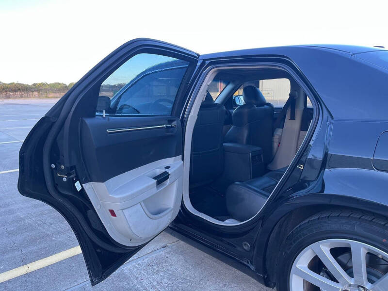 2006 Chrysler 300 SRT-8