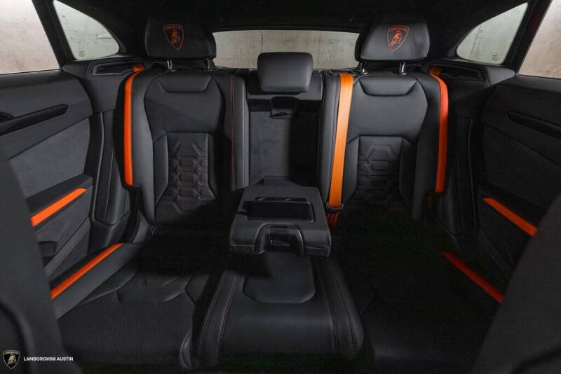 2025 Lamborghini Urus SE