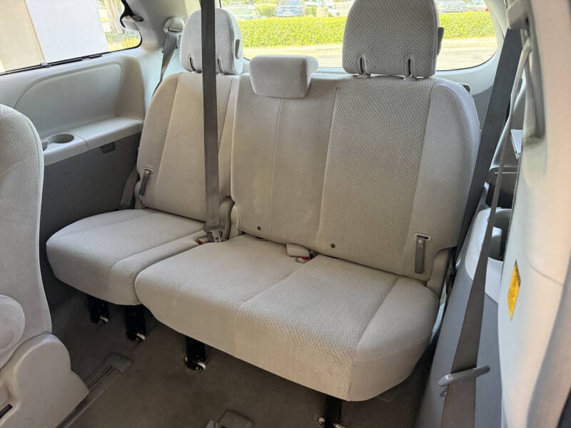 2011 Toyota Sienna LE 7-Passenger